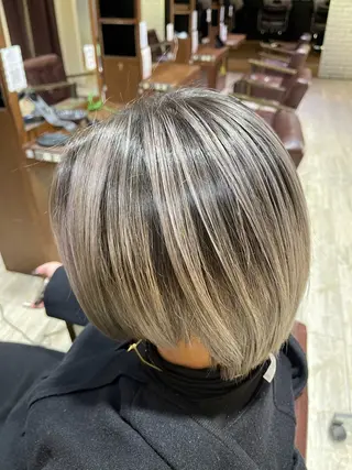 ショート カラー Che'ri所属・海外レイヤー/ レイヤーカット/和田のヘアスタイル