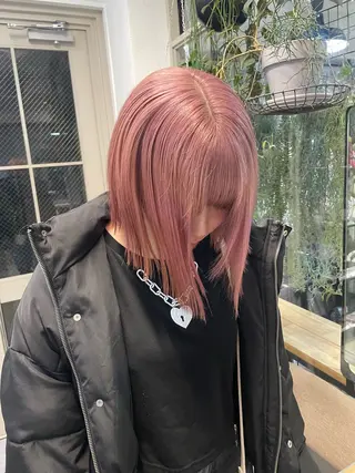 ショート カラー ミルクティー× グレージュMOMOのヘアスタイル