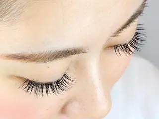 マツエク・マツパ アイサロンTOP BROW天王寺あべの店所属・TOPBROW マユリのマツエク・マツパデザイン
