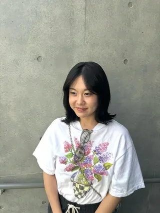 ミディアム カラー 一目惚れ艶ハイトーン バンド/しほ🪄のヘアスタイル