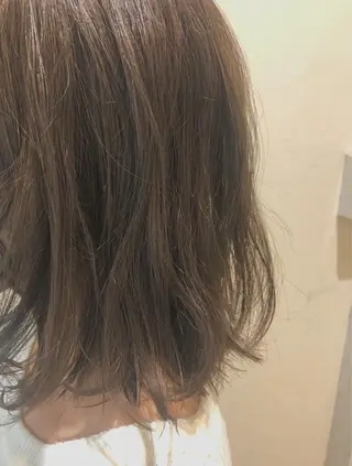 ミディアム 綿貫 美香のヘアスタイル
