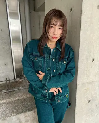 セミロング SCENE 髪質改善 シーンのヘアスタイル