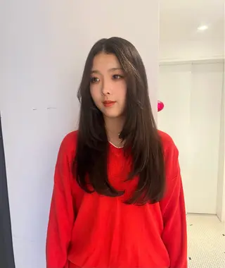 ロング あやか/ベージュ /透け感カラーのヘアスタイル