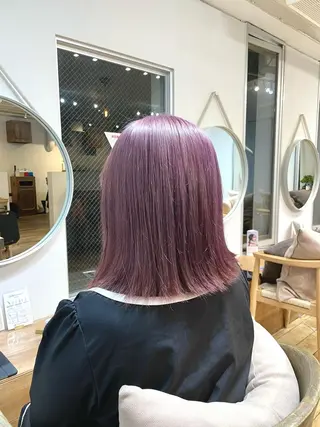 ショート ⭐ハイトーンブリーチ ミルクティーピンクのヘアスタイル