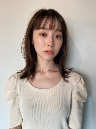 ミディアム カラー THE DAY所属・AKI HASHIMOTOのヘアスタイル