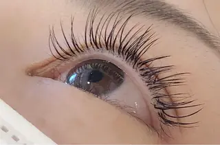 マツエク・マツパ nuna池袋 mokaのマツエク・マツパデザイン