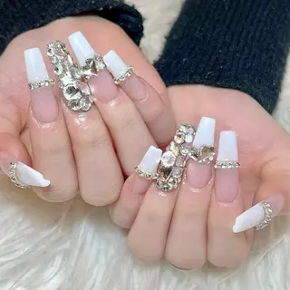 ネイル シェヌネイル JURAのネイルデザイン