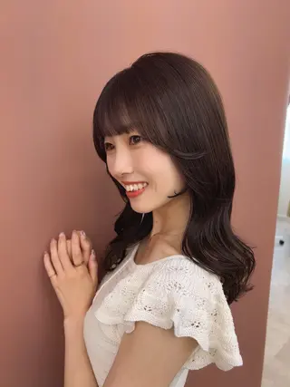 セミロング カラー 佐合 梨花 / ｅａｕ〈オー〉のヘアスタイル