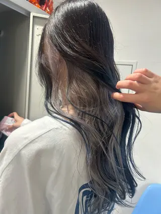 ロング カラー sunny.所属・山岡 茉琳のヘアスタイル