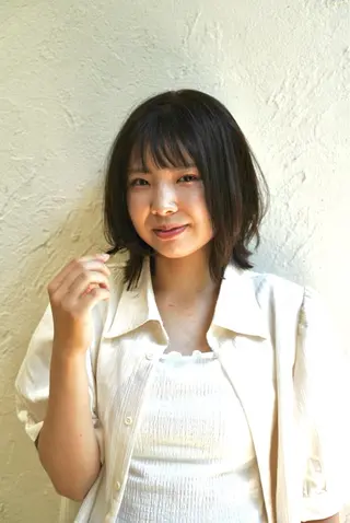 ミディアム カラー 青とそら いしざかのヘアスタイル