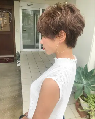 ショート カラー grand juteのヘアスタイル