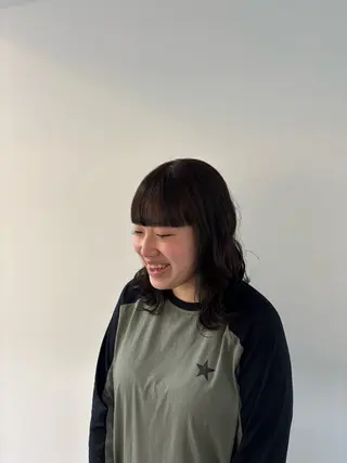 ミディアム 小嶋 咲輝のヘアスタイル