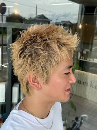 カラー メンズ arika オケシ　リョウダイのヘアスタイル