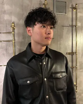 ショート パーマ メンズ グランジヘア 無造作ヘアHYUGAのヘアスタイル