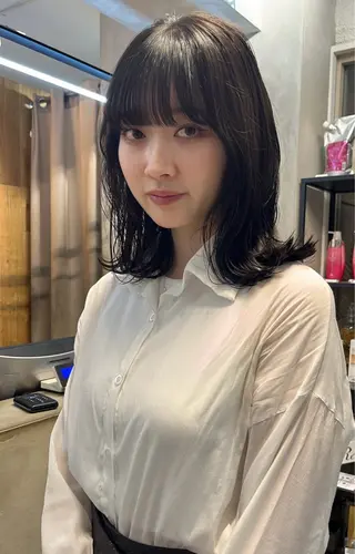 ミディアム カラー ナチュラルなhair / ヨシダトモキのヘアスタイル