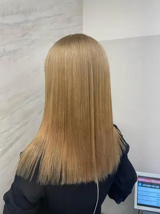 カラー AIRI layer cut hairのヘアスタイル