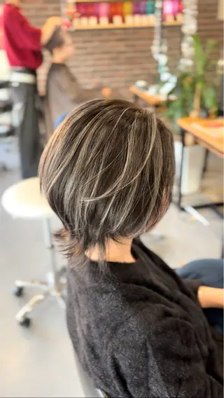 ショート カラー 一刀 厚太のヘアスタイル