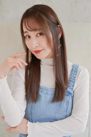 ロング カラー 江田 智沙穂のヘアスタイル