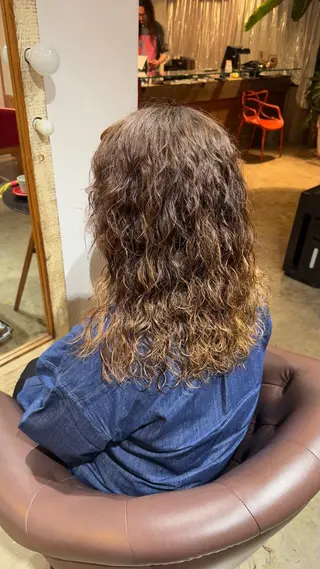 パーマ 中嶋 莉子のヘアスタイル