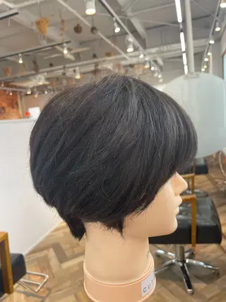 ショート maru.所属・照井 由香理のヘアスタイル