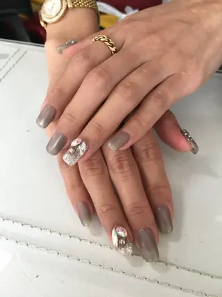 ミディアム 🐼panda nail所属・ロレイン ちゃんのネイルデザイン