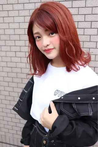 セミロング カラー 汐見 悠佑のヘアスタイル