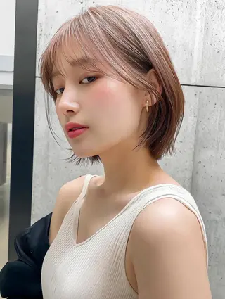 セミロング 透け感カラー得意🎀 りおなのヘアスタイル