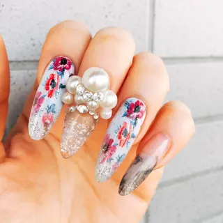 ネイル nail salon Emi la beaute 心斎橋店所属・坪野 めぐみのネイルデザイン