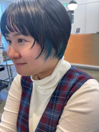 ショート カラー pole/apartment所属・💓パーマ，💗 レイヤーカットのヘアスタイル