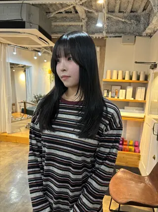 ミディアム 林　蓮／レイヤー /透明感カラーのヘアスタイル