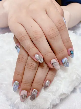 ネイル The Best Beauty受付担当のヘアスタイル