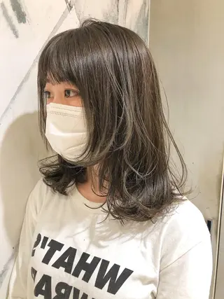 セミロング カラー 圧倒的透明感カラー nana🦕のヘアスタイル