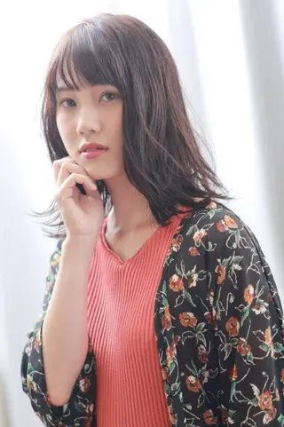 ミディアム カラー 凪の 旅先のヘアスタイル