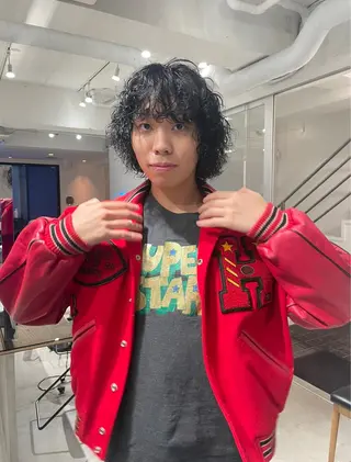 ミディアム パーマ メンズ スパイラルパーマ 🌐hina⭐️のヘアスタイル