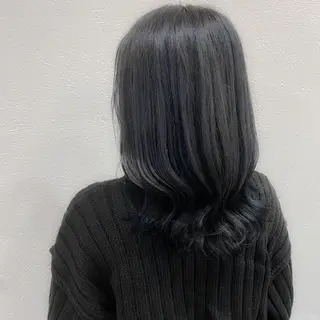 ミディアム ブリーチなしカラー/ 顔周りレイヤーカットのヘアスタイル