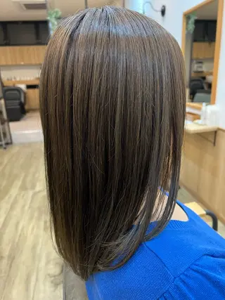 ミディアム 高辻 日菜のヘアスタイル