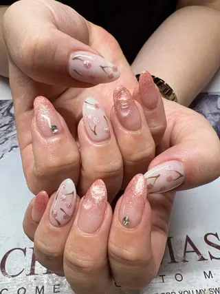 ネイル Guarendo錦糸町店所属・ガレンドウ 白澤 愛子のネイルデザイン