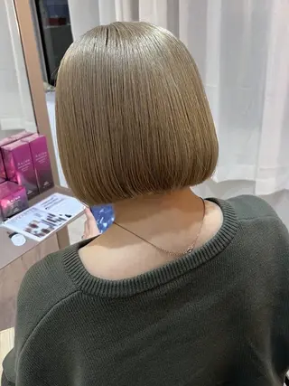 ショート カラー 🩶mana🩶艶髪 /カラーオンカラーのヘアスタイル