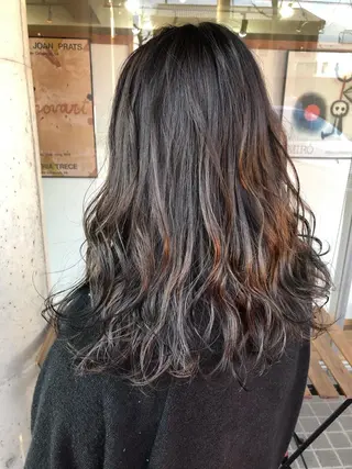 セミロング カラー SALOWIN並木所属・韓国ヘア🇰🇷 有田裕也のヘアスタイル