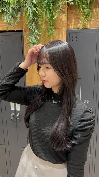 セミロング i.osaka所属・たつ/レイヤーカット 顔周り/髪質改善のヘアスタイル