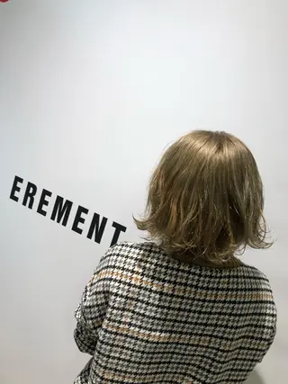 ショート カラー 宮下 愛璃紗のヘアスタイル