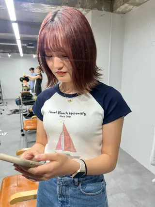 ミディアム カラー レイヤー／デザイン カット／ヒナノのヘアスタイル