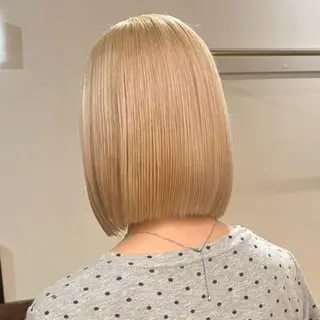 カラー ★艶ハイトーン★ LUCKモミジのヘアスタイル