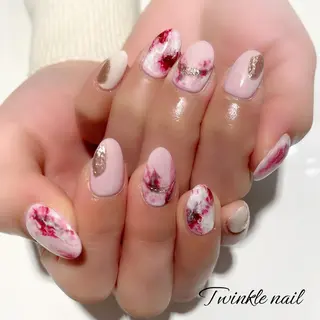 ネイル 中井 綾香の眉毛・アイブロウイメージ