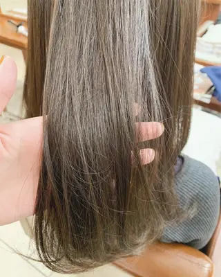 セミロング 加藤 綾華のヘアスタイル