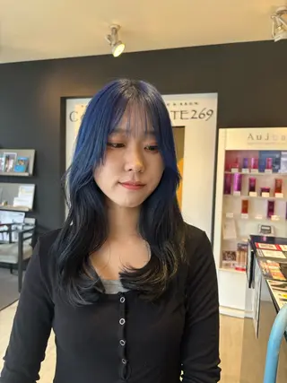 ミディアム 岩岡 つなみのヘアスタイル