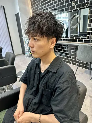 ショート パーマ メンズ 平内 賢人のヘアスタイル