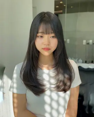 ロング 銀座／レイヤーカット 🤍内野すみれのヘアスタイル