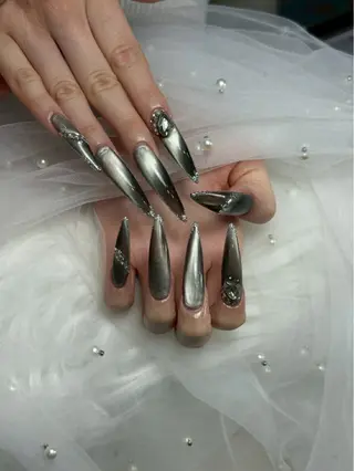 ネイル Mio_ Noiranailのネイルデザイン