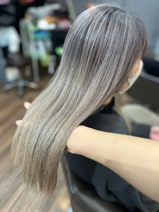 ロング カラー ヘアアレンジ BOB所属・三輪 太一のヘアスタイル